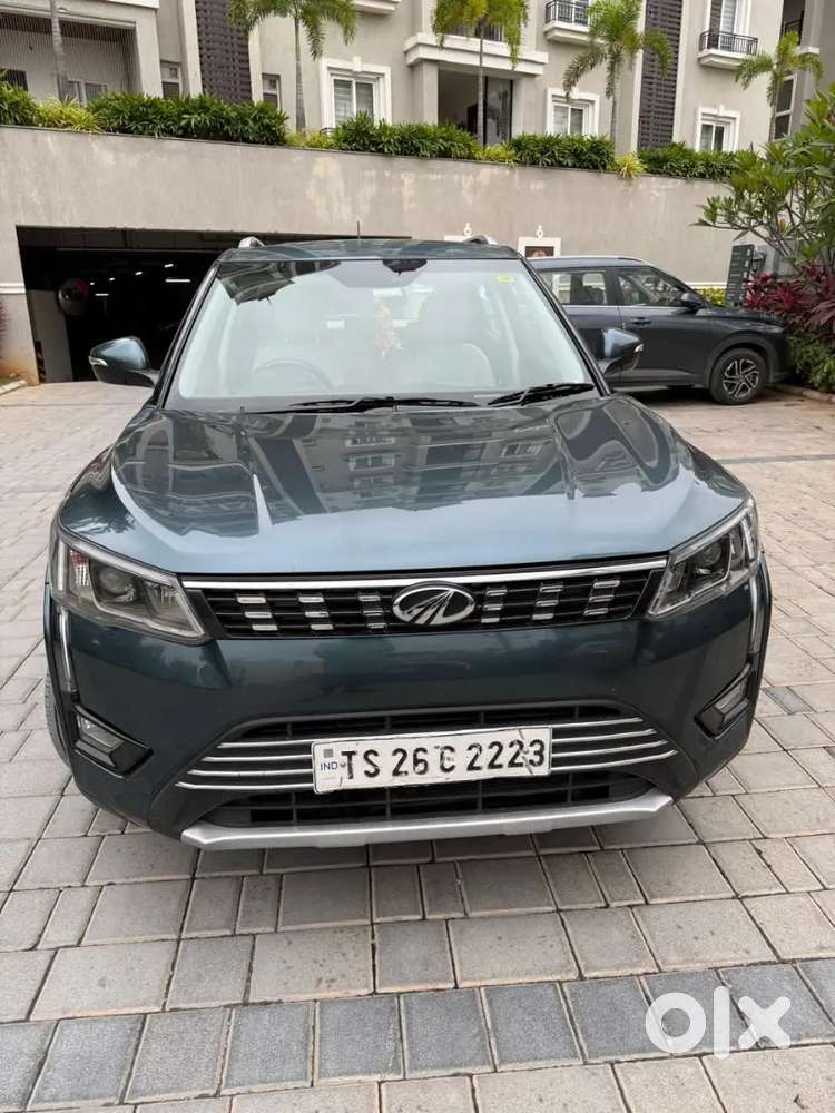 Selling my Xuv 300 Top End w8