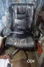 Executive/office  chair with handle