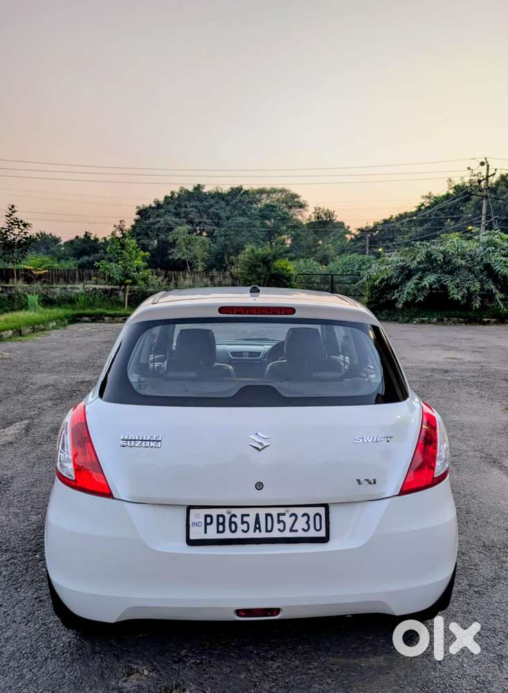 Maruti Suzuki Swift VXi + Manual, 2015, Petrol