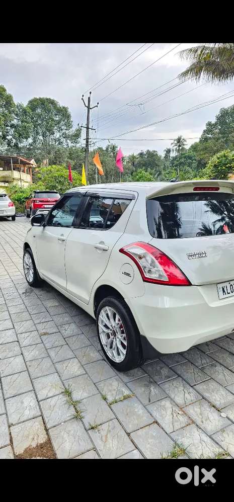 Maruti Suzuki Swift 2012 Diesel 129000 Km Driven