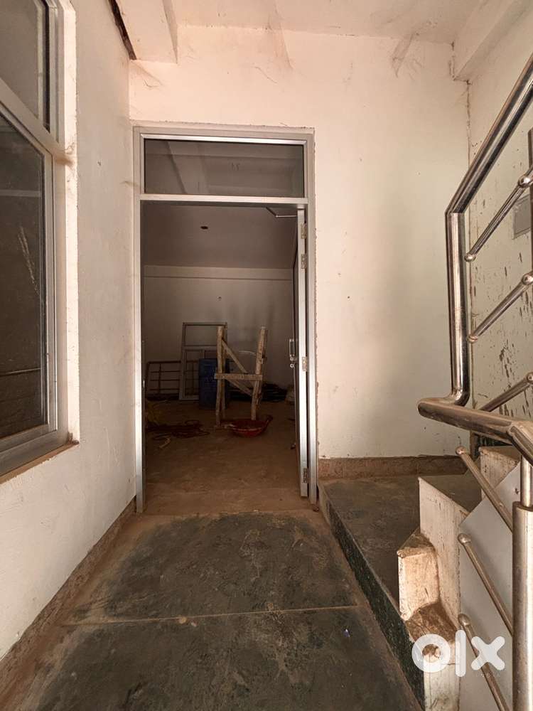 450sq.ft ground floor space available for rent in Gomti Nagar