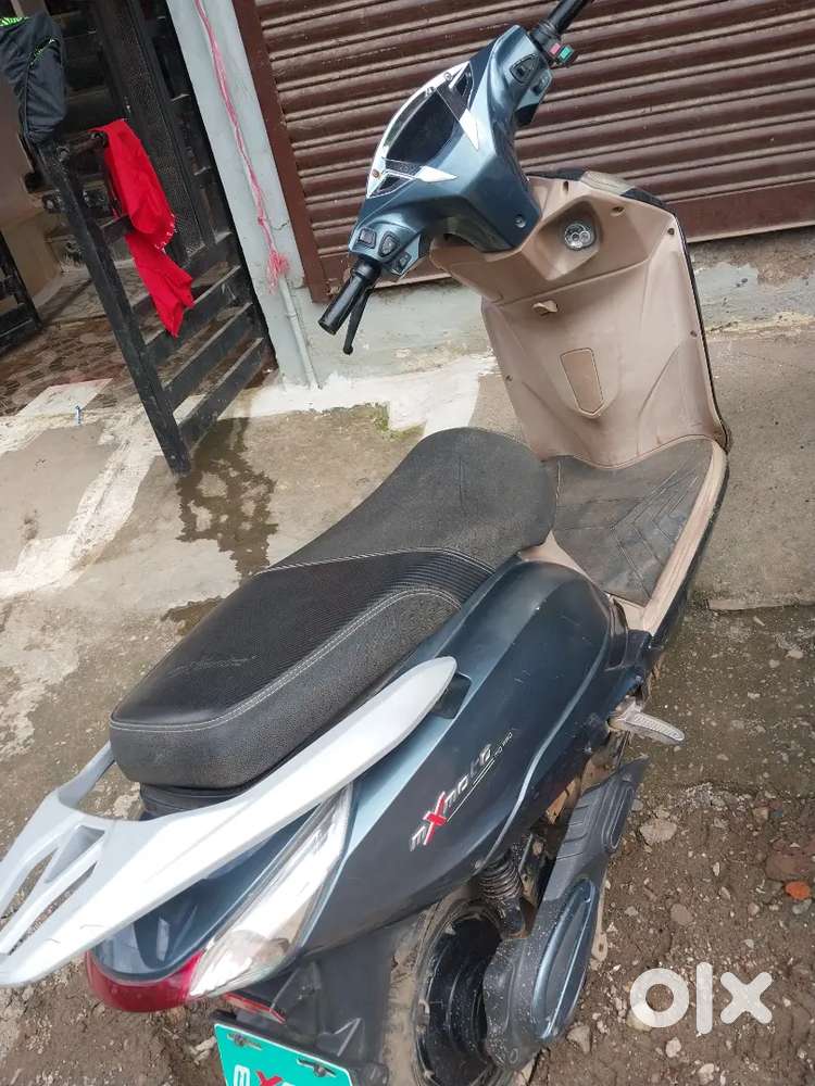 Komaki MGPro,One handed, good condition Big size and space