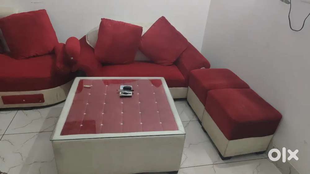 Selling sofa set 7 seater with 2 couch