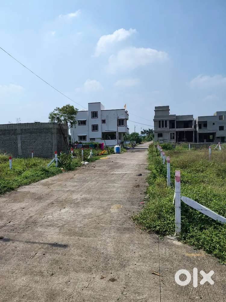 Open 1000 sf plot for urgent sale