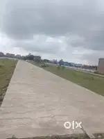 Peoples Mall se 2 kilometer ki duri per