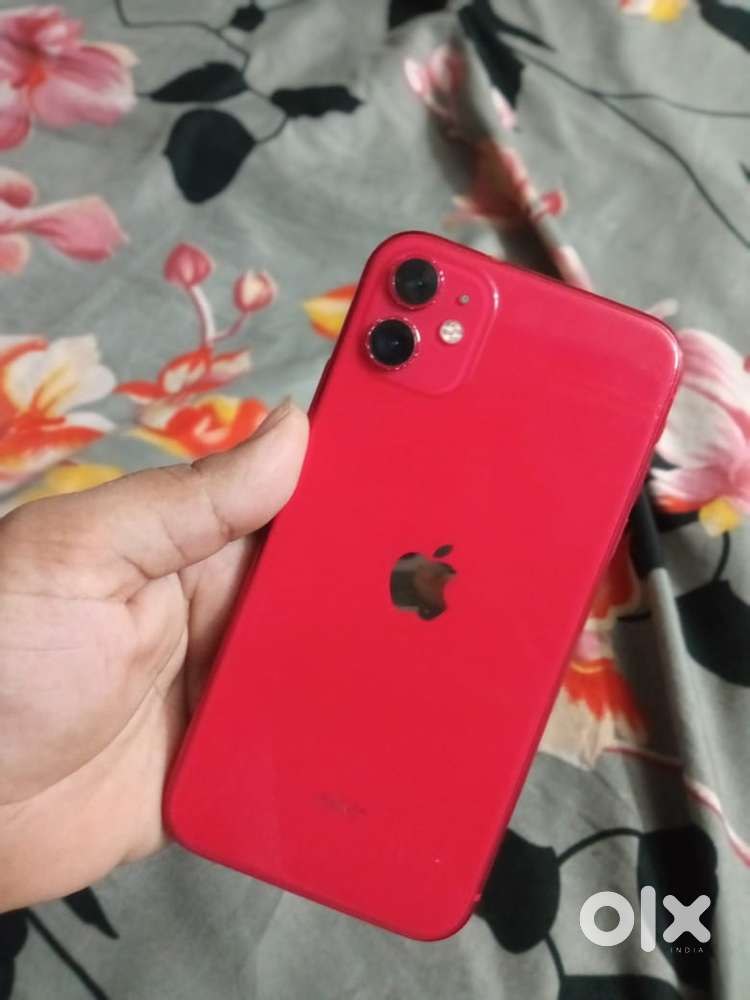 Iphone 11  64gb.  Bil box charger available