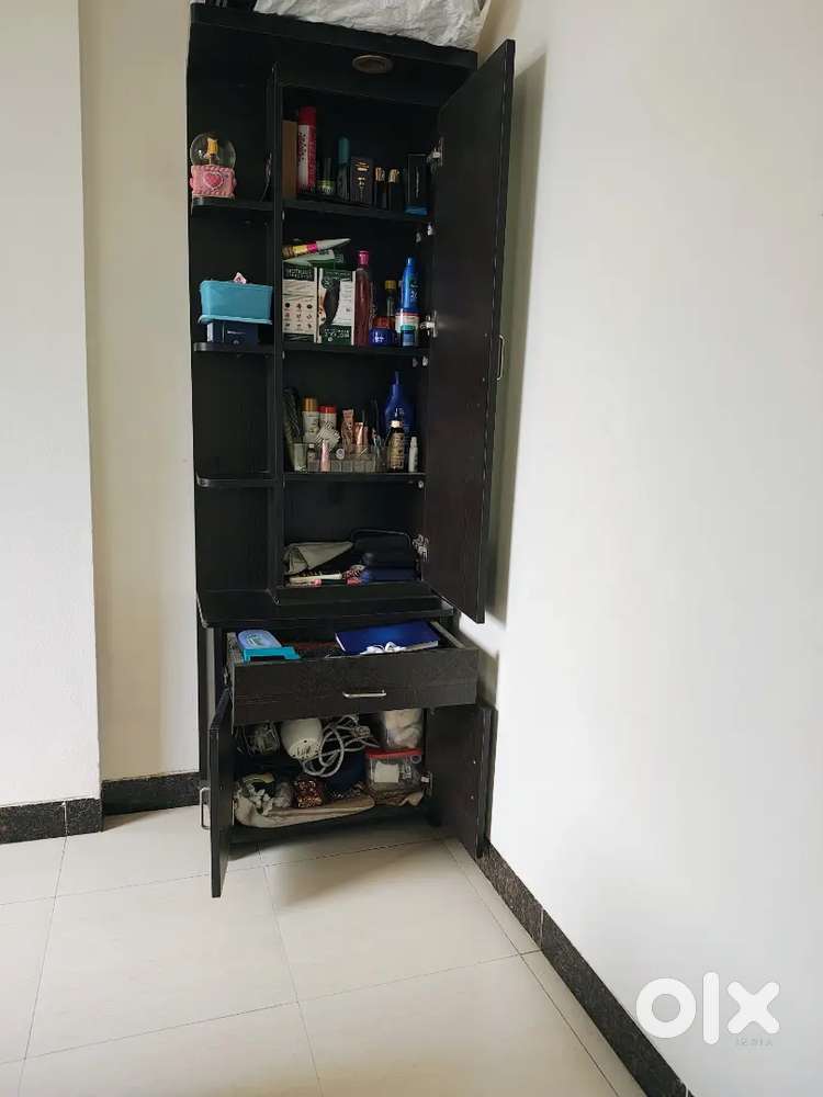 Selling Dressing Table