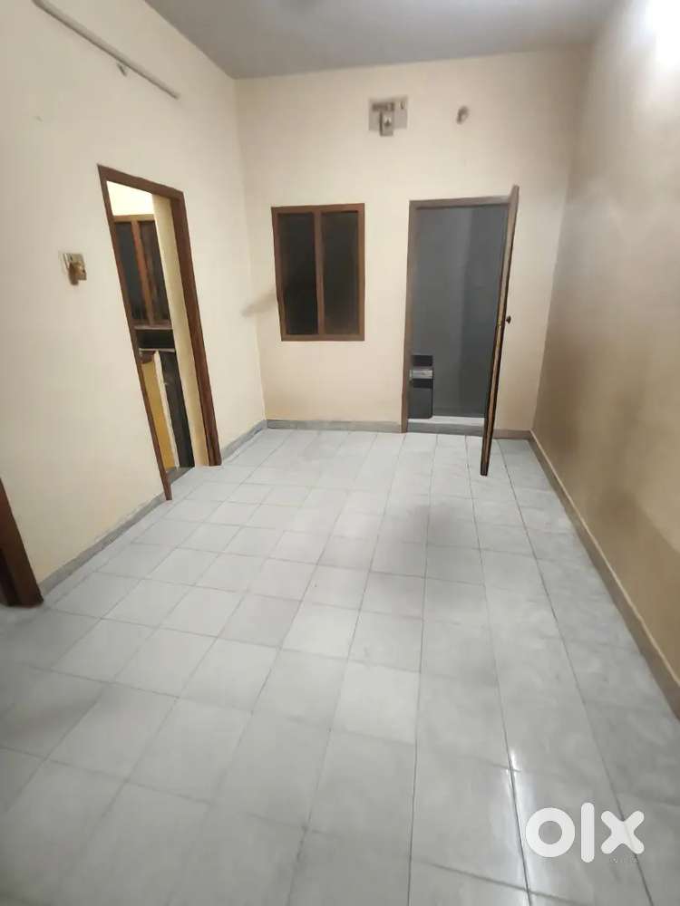 1 BHK/FAMILY or  BACHELOR/THROWBATHY AMMAN KOIL STREET VELACHERY