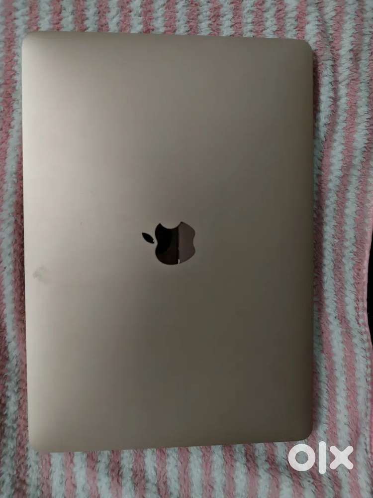 Apple MC book Air M1 2024 model