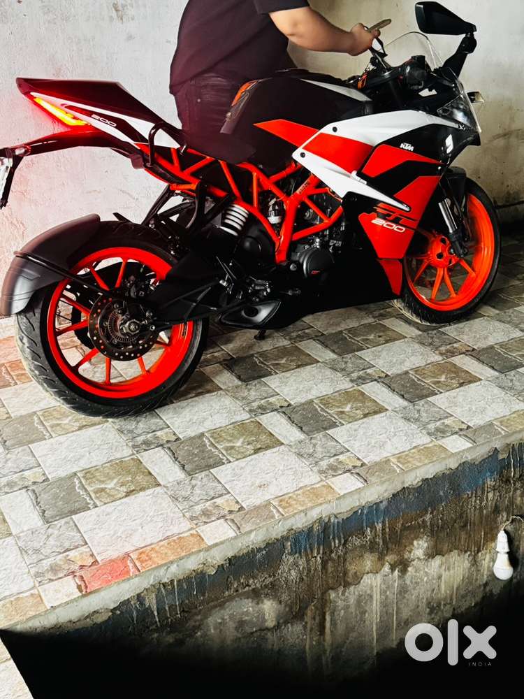 KTM RC 200 abs black