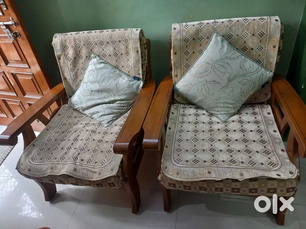 5 Seater Sagwan Sofa Set with seat covers