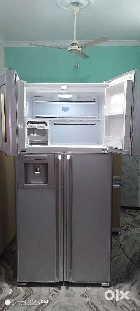Hitachi 4 doors refrigerator