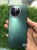 Vivo Y58  5G.   8/128. 6000 battery