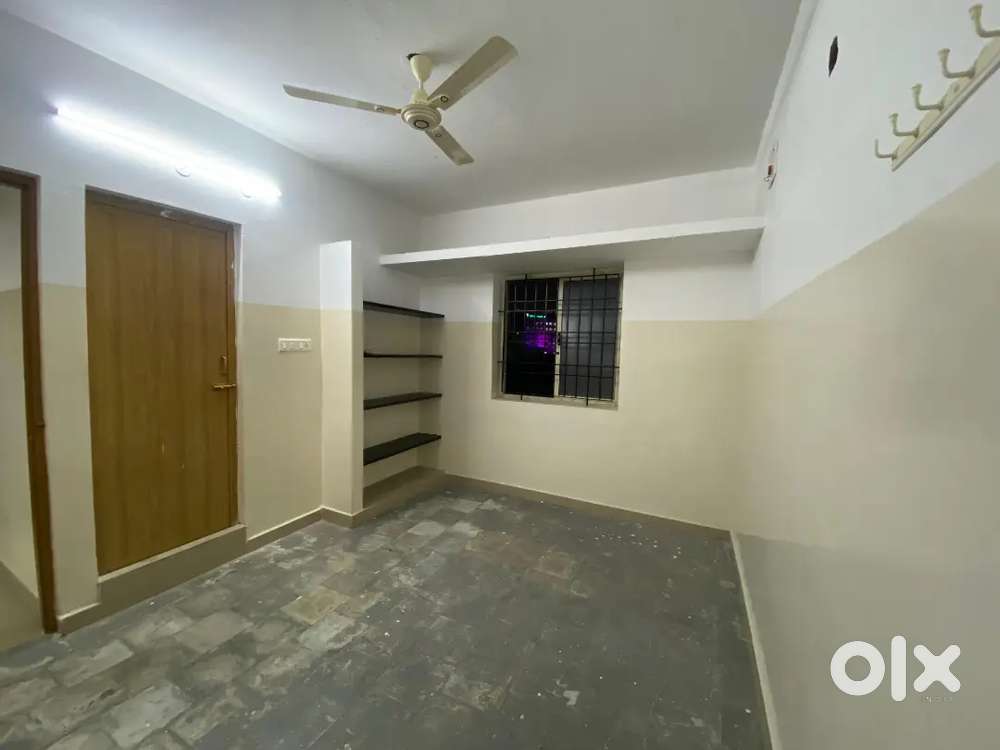 Rooms for rent especially for working Men