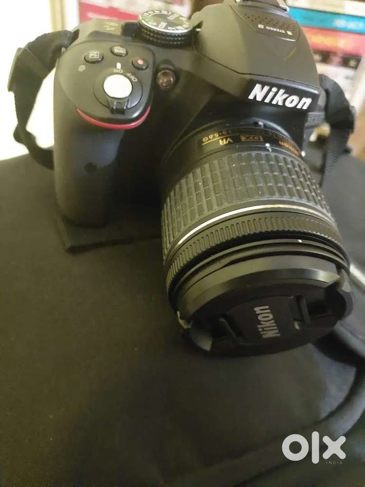 Pristine Nikon D5300 DSLR Kit  Barely Used (Shutter Count 4628 only!)