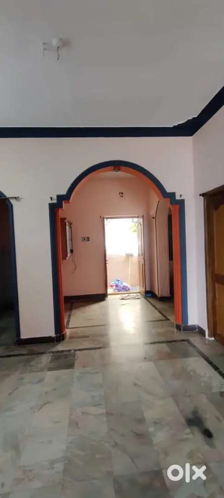 Well ventilated 2bhk with car parking