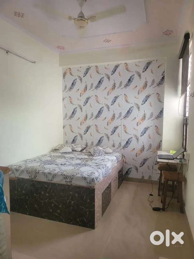 Flat mates for 2 rooms