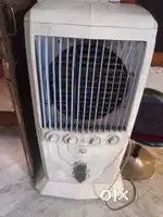 Cooler in a good condition with 3 side pads