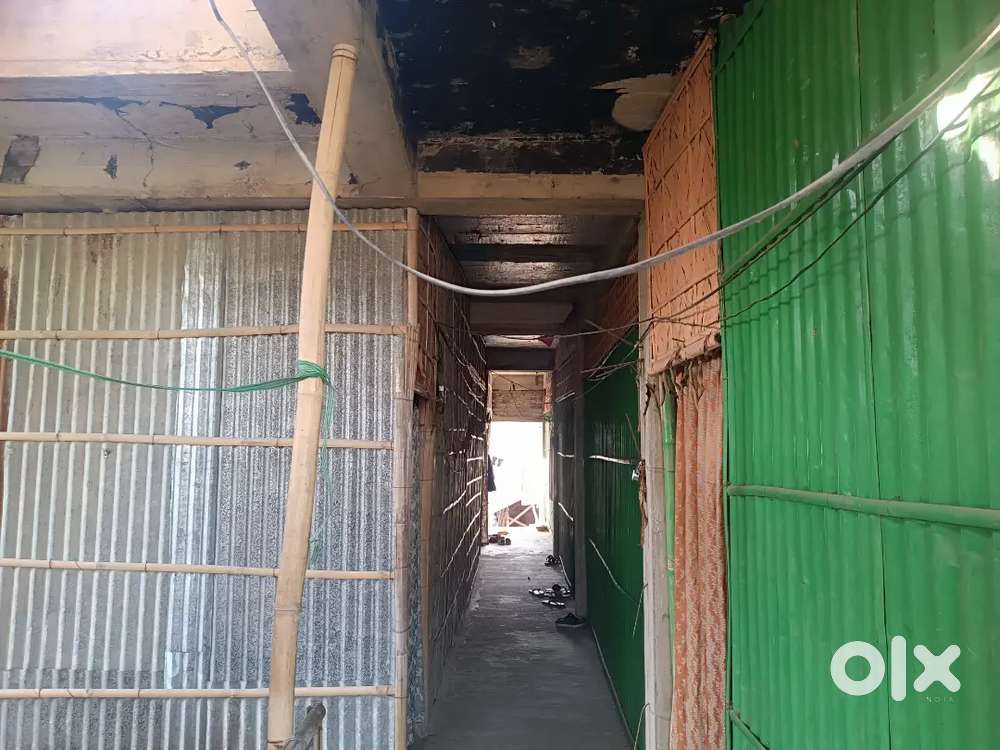 1 kotha 10 Loosa Land with One storey building 2100 sq. foot,