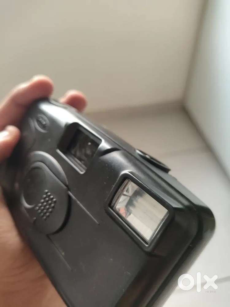 Kodak KB-10 35mm cam with auto exposure and builtin flash unit pro X