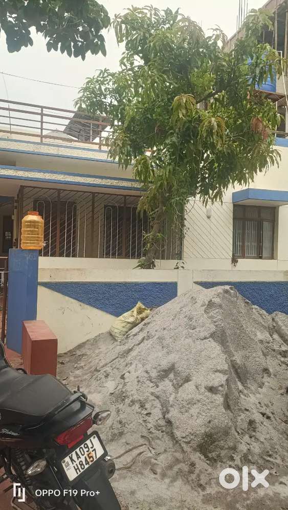 30/40 2 BHK hold house  for sale near Kuvempunagar