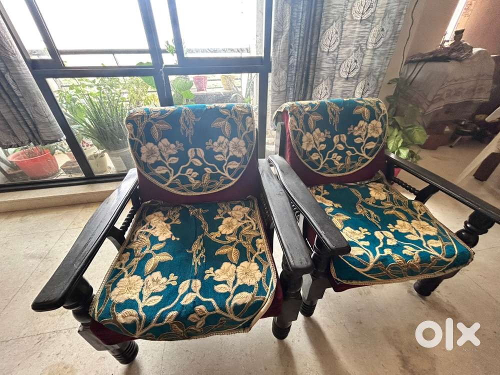 3 plus 2 wooden sofa set