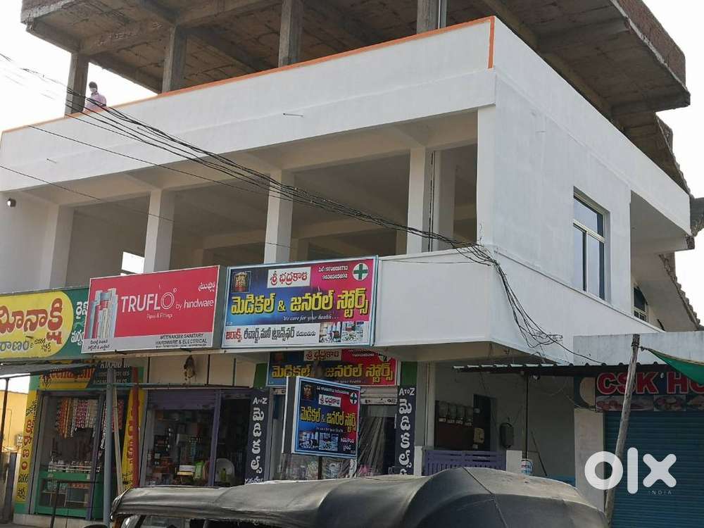 1 floor for rent at down to kadipikonda bridge.
