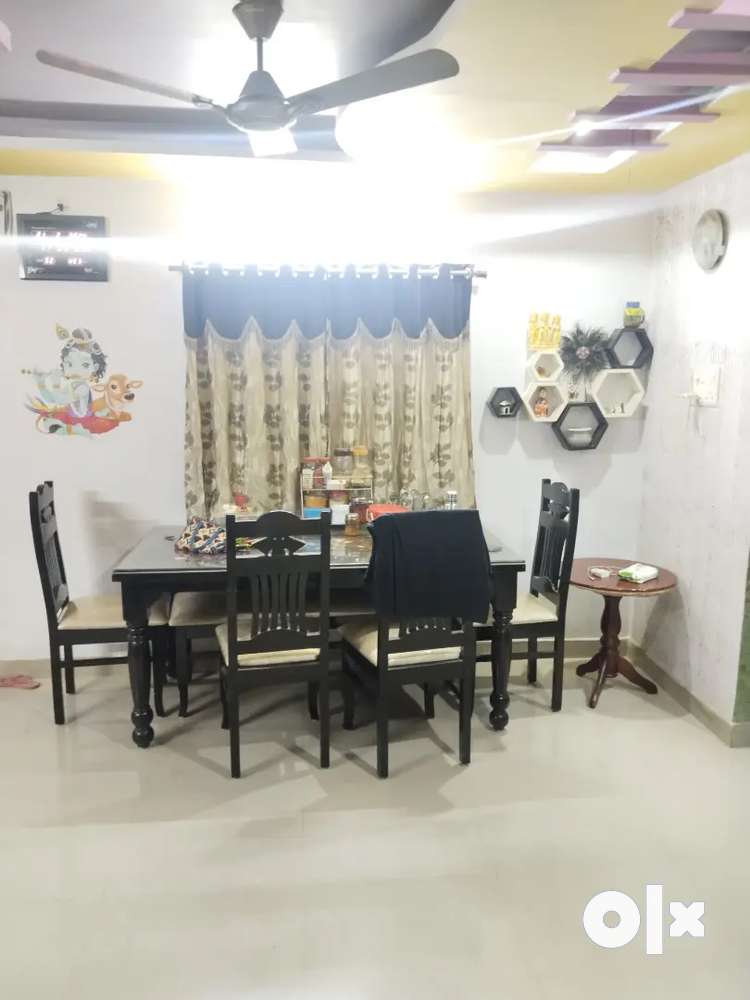 A well conditioned 2 bedroom flat in vizianagaram city center.