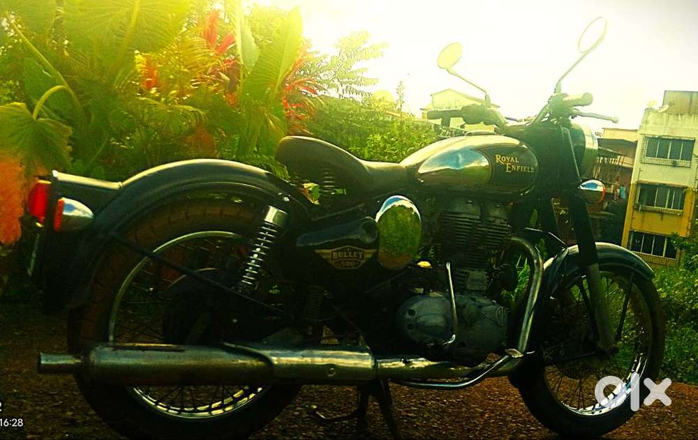 Single seat Black beauty Royal Enfield Classic Chrome 500