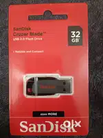 SanDisk Cruzer Blade USB 2.0 Flash Drive