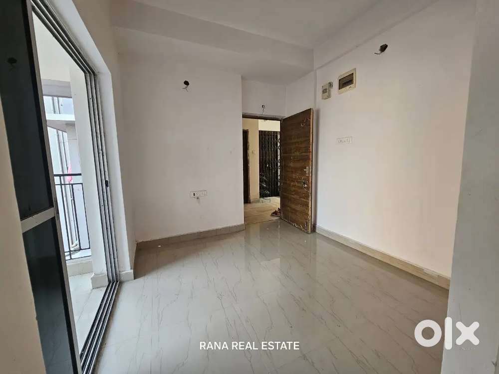 Brand new condition 1bhk with lift 1st floor flat rent in Rasapunja.