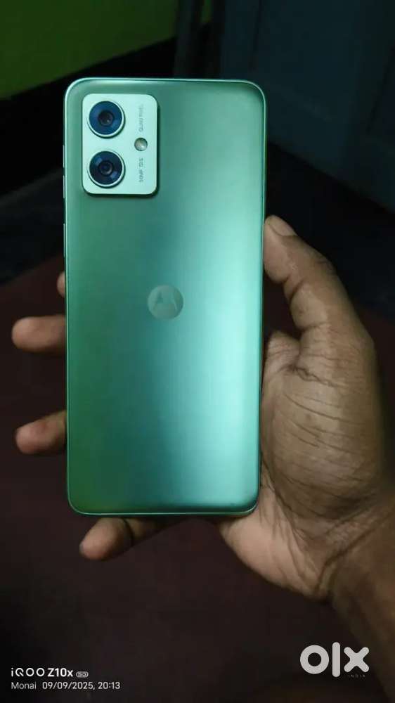 Moto G64 5g 1 year old.Totally brand new condition. .