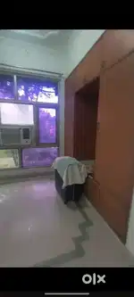i need room mate only student