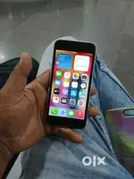 iPhone SE h sabkuch okay h all original h fingerprint be chlta h