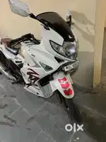 URGENT SALE KARIZMA ZMR LIMITED EDITION WHITE COLOUR GOOD CONDITION