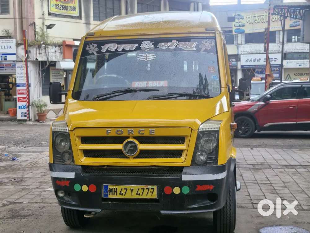 Traveller 17 seater school bus