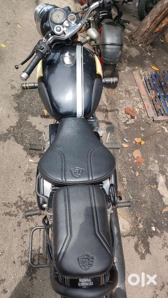 Bullet classic 350 black colour new battery new tyres new chai pokets