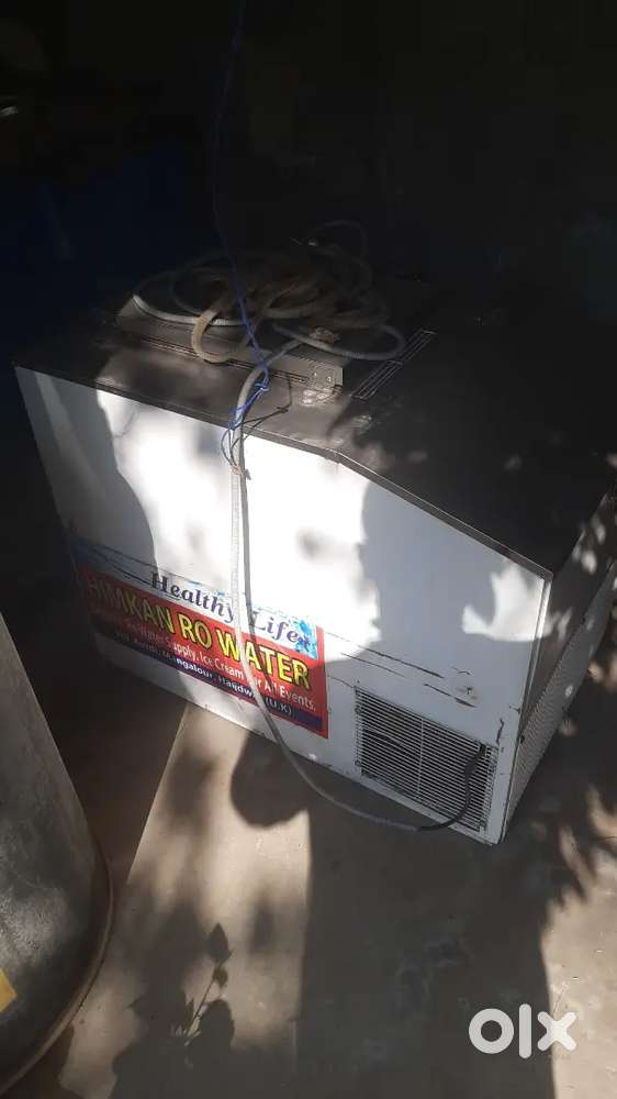 Westron 110 liter with ice churner