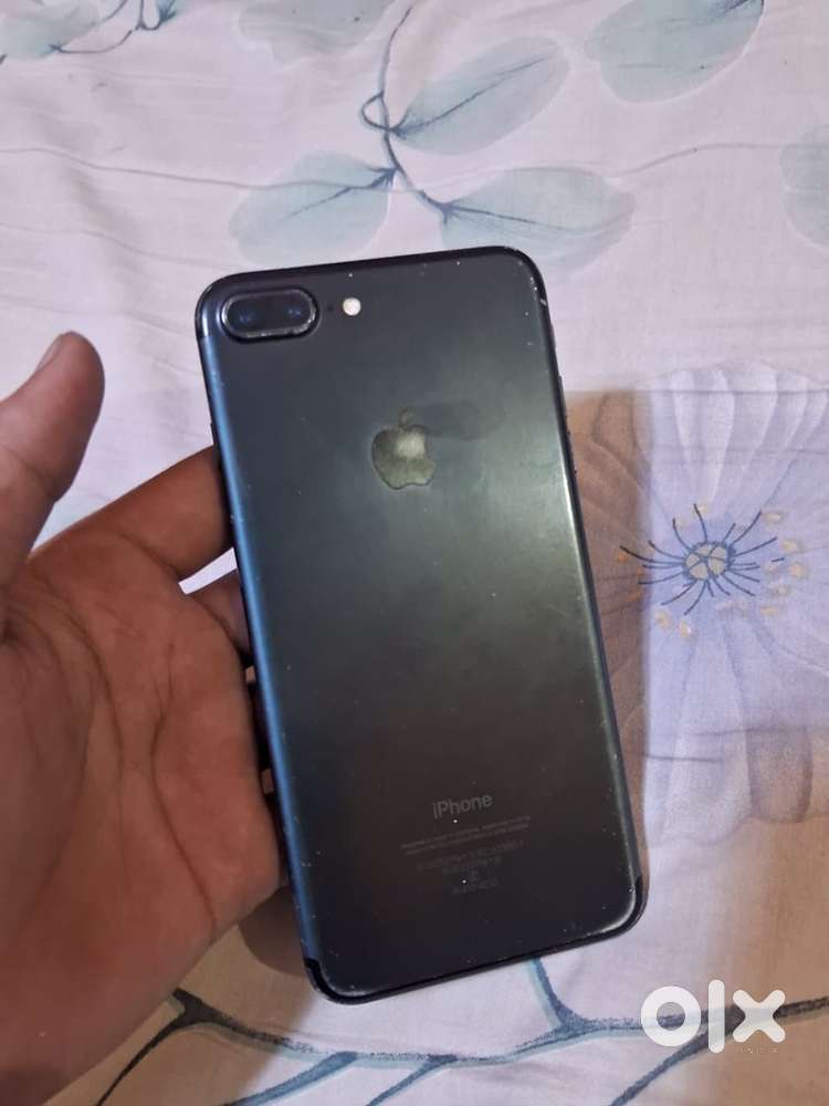I phone 7 plus very less used all original 100%