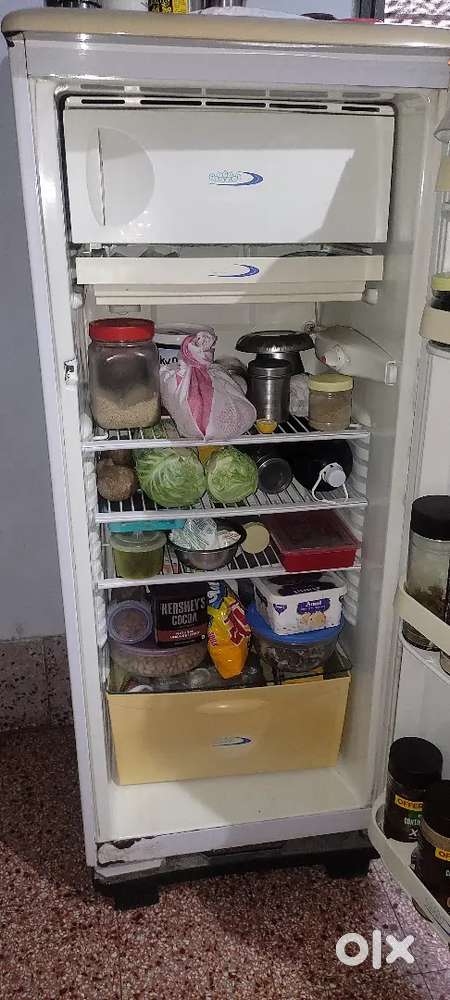 Single door Refrigerator (fridge) at 2500/-