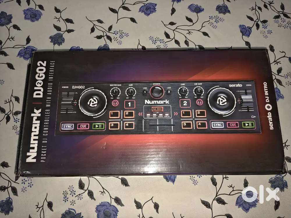 DJ 2 GO 2 Numark DJ Console