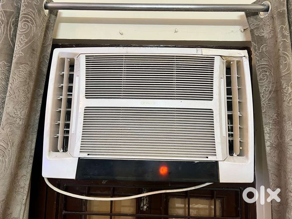 Hitachi AC 1.5MT