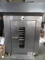 Oven used to bake in large amount in bakeries