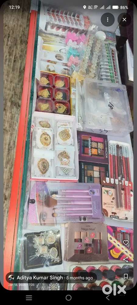 Cosmetic products with solid furniture with glass material