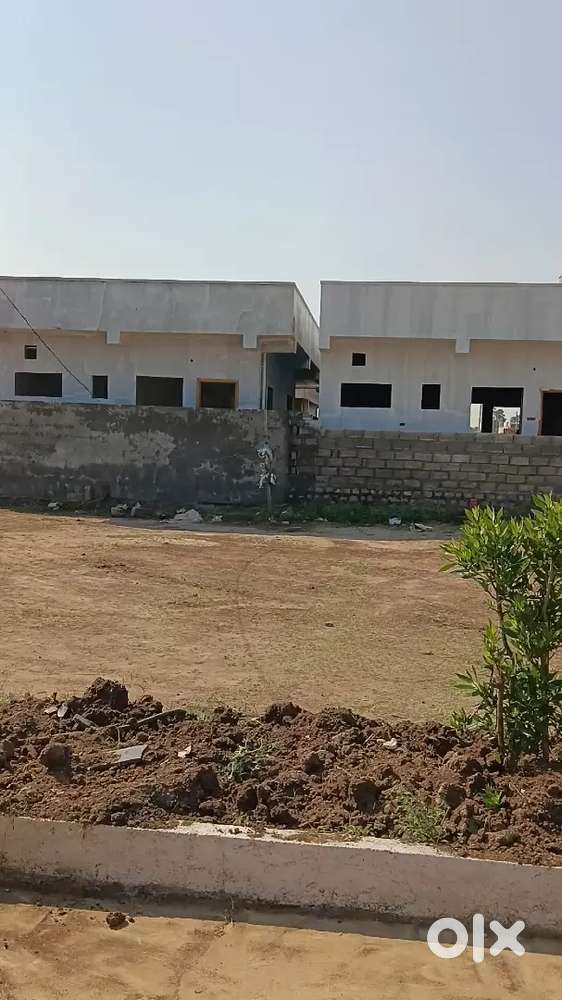 166 sqy  east facing open plot for sale in gated community venture