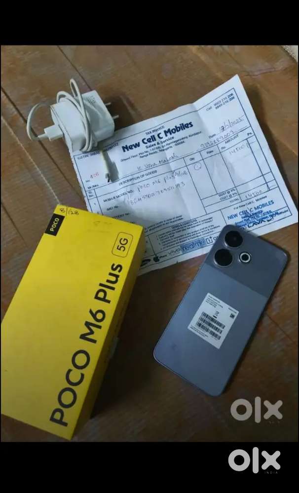 8/128 with box & charger