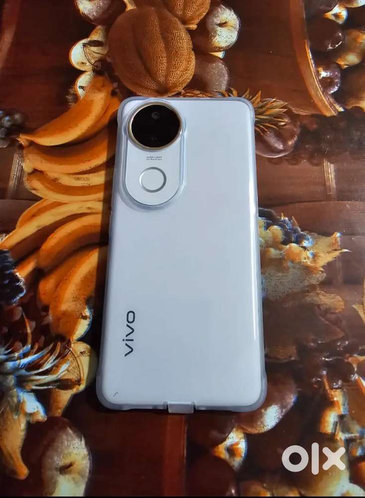 Vivo T4R 8/128 White Colour 2 months used