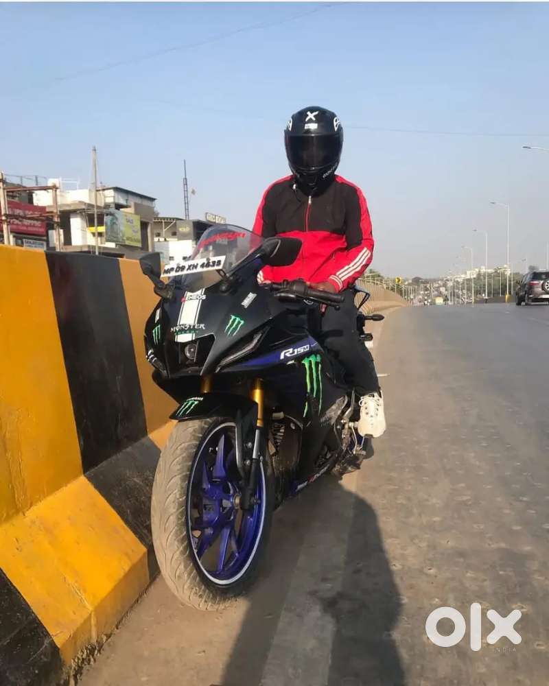 Sabse sasti R15 monster