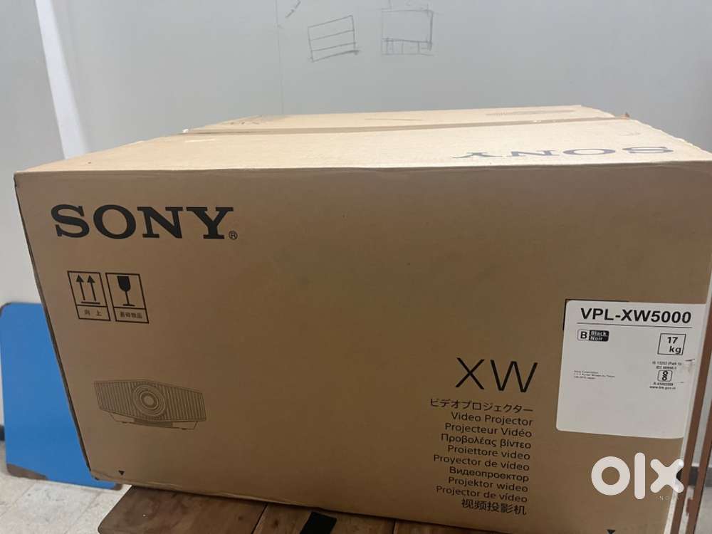 Sony VPL-XW5000ES 4K UHD Laser Projector