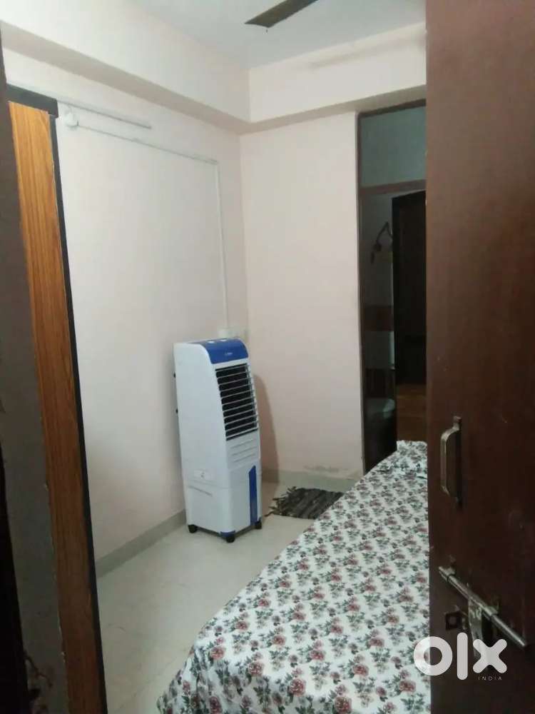 Need of female flatmate in preoccupied 2bhk